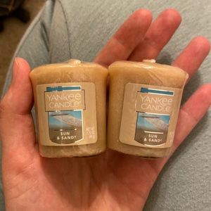 2 mini Yankee Candles in the scent sun & sand